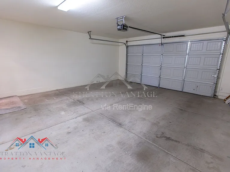 16264 W Canterbury Dr — Photo 29