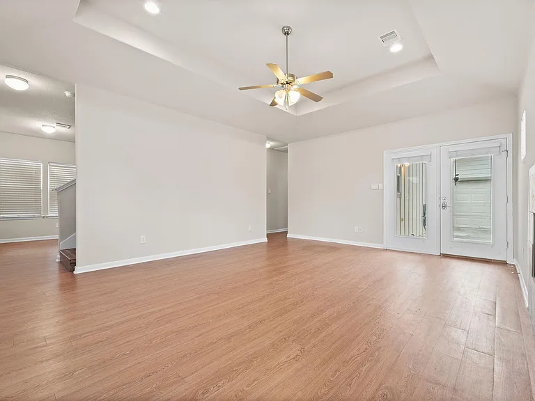3548 Rebecca St — Photo 17