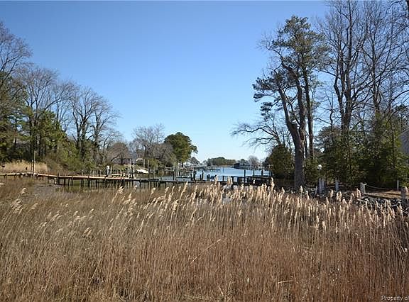 3rd image of 14 Bowsprit Ln