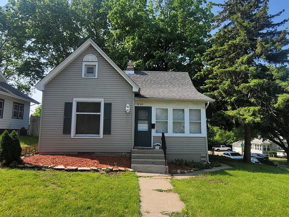 1st image of 2203 15th Ave
