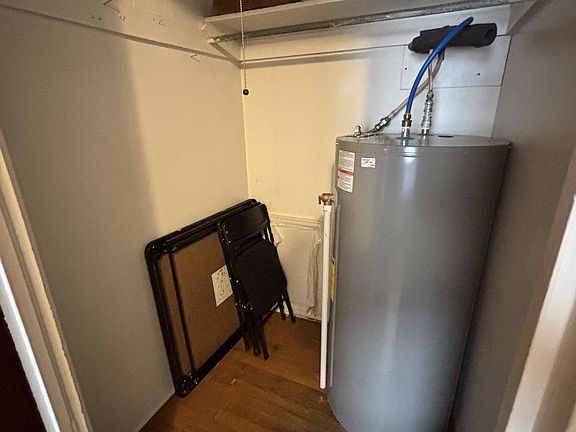 5th image of 122 7th St