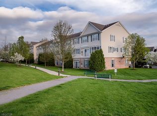 264 Windmill Ct, Phillipsburg, NJ 08865