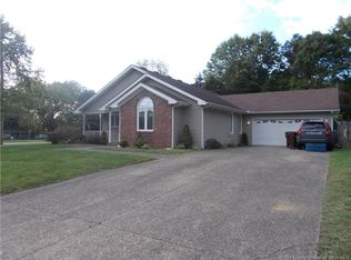 10 Jenny Wren Ct, Clarksville, IN 47129