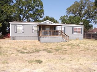 1217 N Rockdale St, Lexington, TX 78947