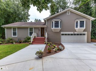 150 Spring Hollow Ct, Roswell, GA 30075