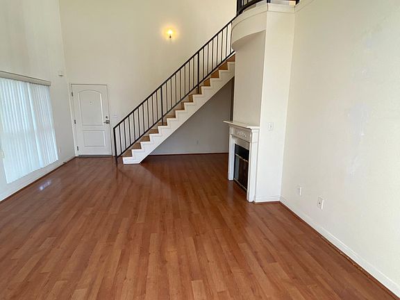 2nd image of 811 N Hayworth Ave APT 204