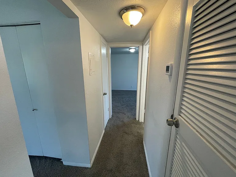 2707 S Adams Street — Photo 9