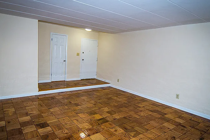 Ashley Apartments — Photo 46