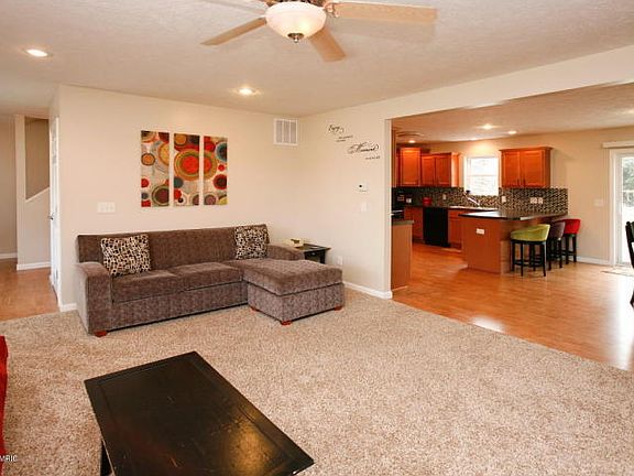 5th image of 411 Morhouse Dr