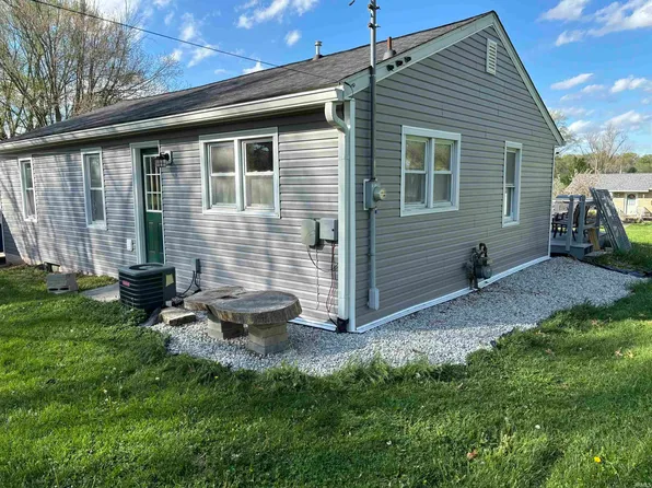 109 W Ritter St, Ellettsville, IN 47429