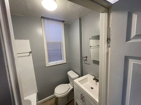 2nd image of 4264 Norfolk Ave APT 2E
