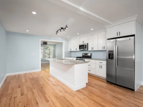 110 Brook Hill #20, Meredith, NH 03253