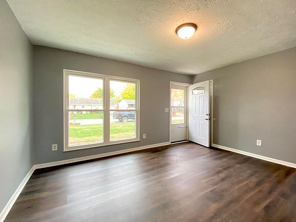 5th image of 3300 Raynor Dr