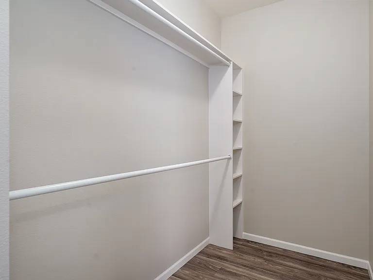 308 S Hampton Ave #B — Photo 16
