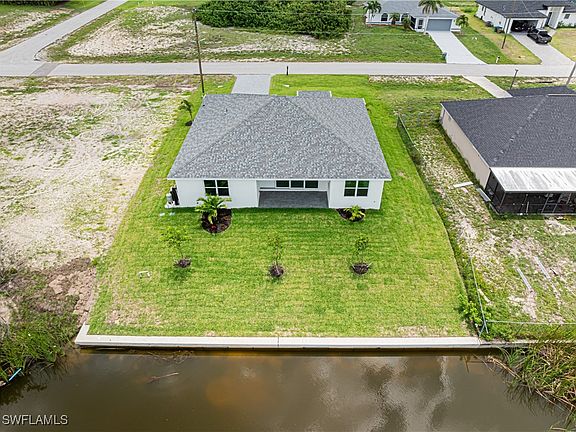 3rd image of 420 NW 18th Pl