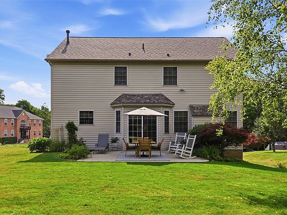 2nd image of 115 Shady Hollow Dr