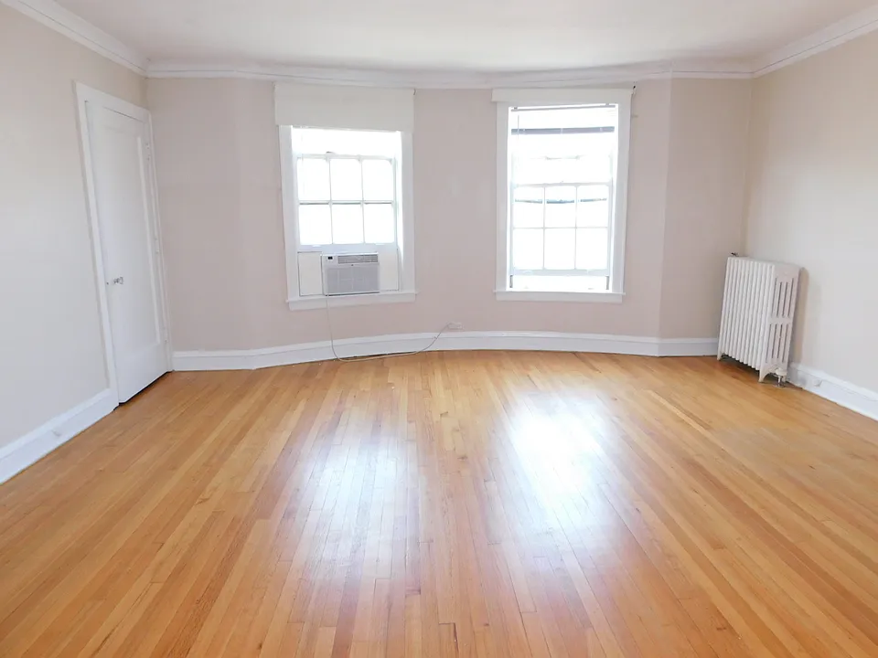 909 Elmwood Ave #12
