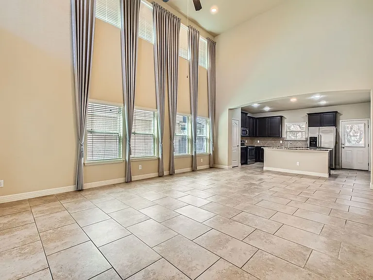 10507 Royal Est — Photo 2