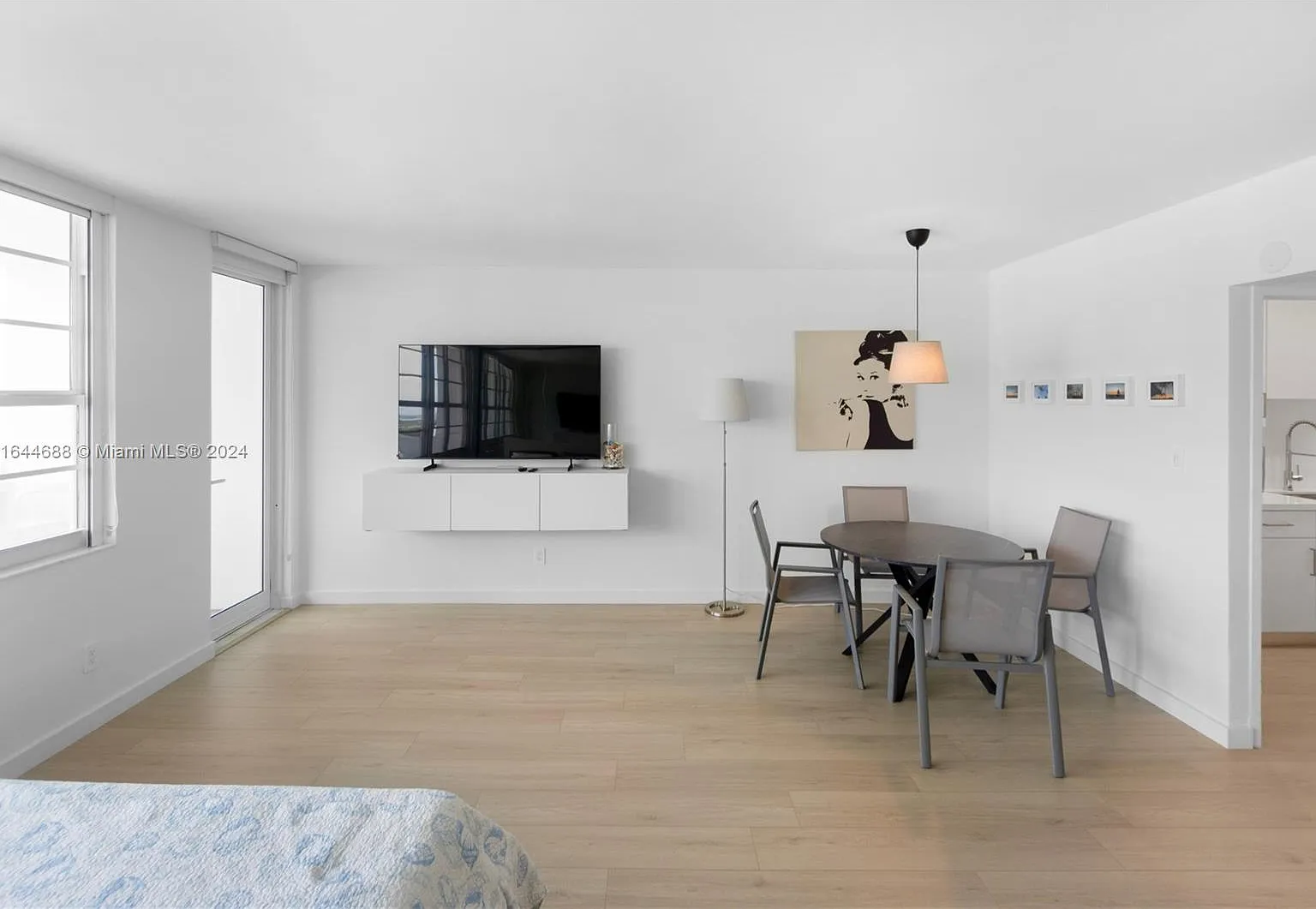 The Decoplage Condo — Photo 3