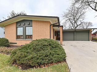 335 Spring Ln, Delavan, WI 53115