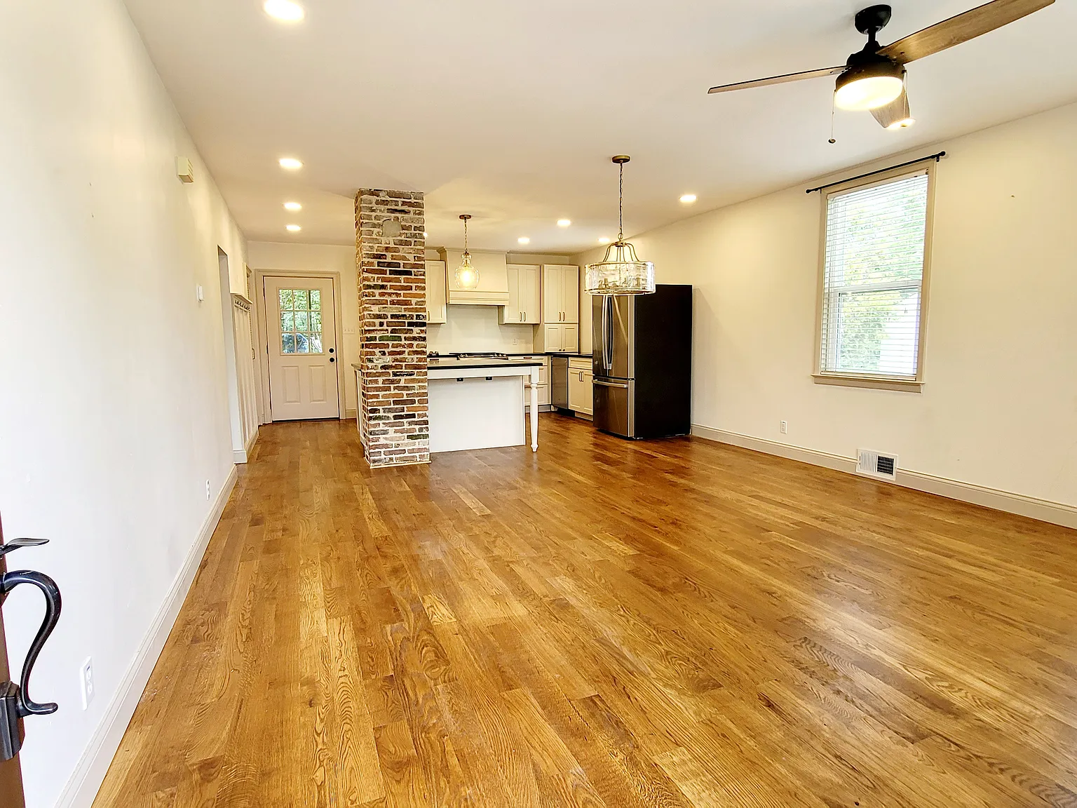 3 bed, 1218 sqft, $2,750 — Photo 3