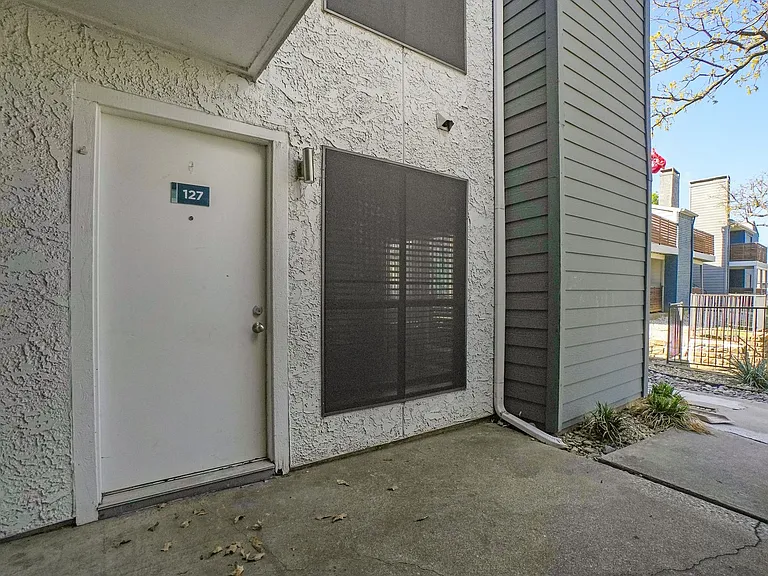 Don't Miss Out Biltmore Homes Leasing Fast — Photo 35