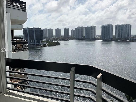 5th image of 3600 Mystic Pointe Dr APT 1403