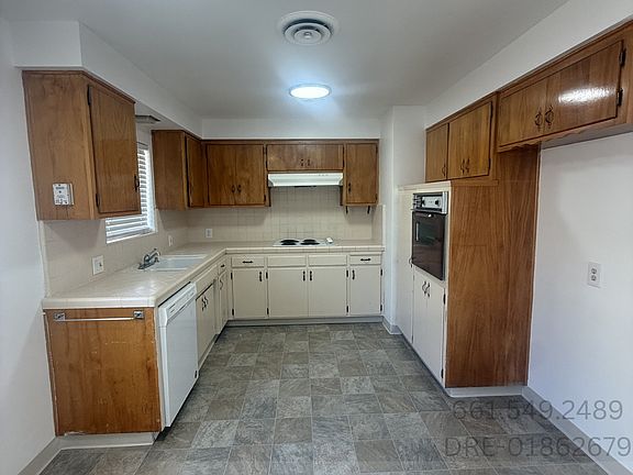 4th image of 3900 Adler St APT C