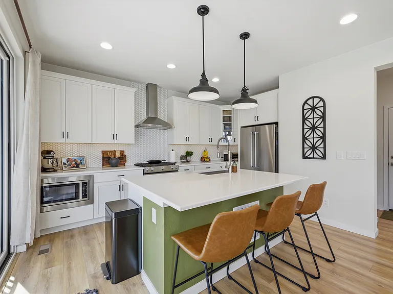 8989 Bellsong Dr — Photo 22