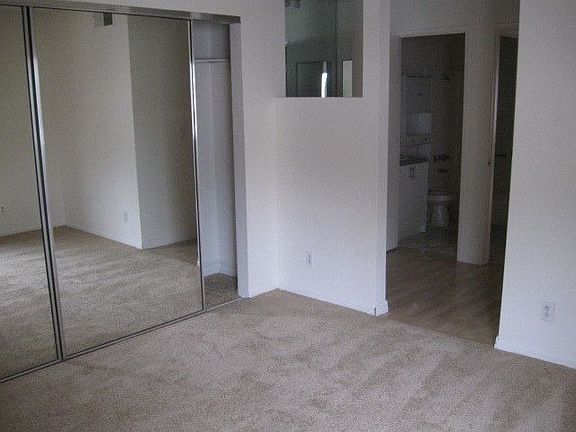 4th image of 5644 Yolanda Ave APT 8