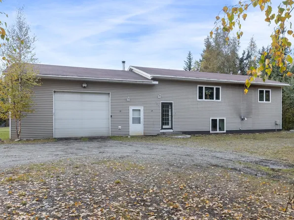 731 Keeling Rd, North Pole, AK 99705