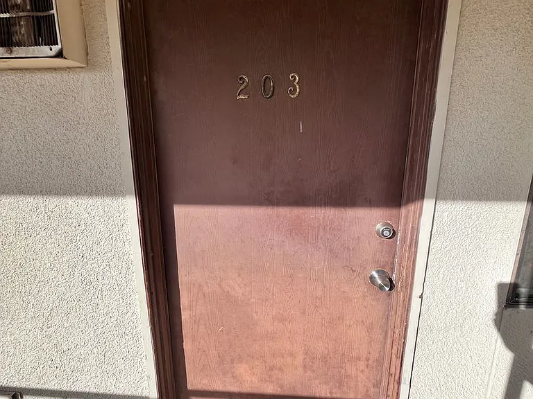 3052 N Alvernon Way — Photo 9