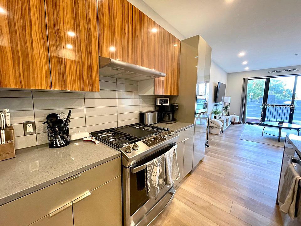 1st image of 517 Poplar St #200-C