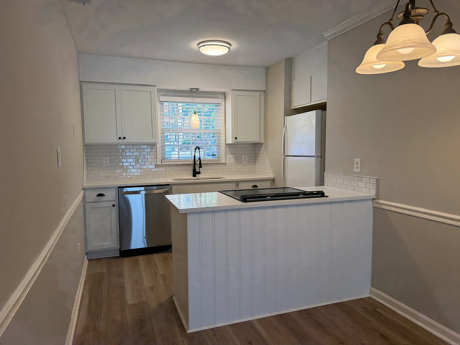 2 bed, 1100 sqft, $1,695 — Photo 3