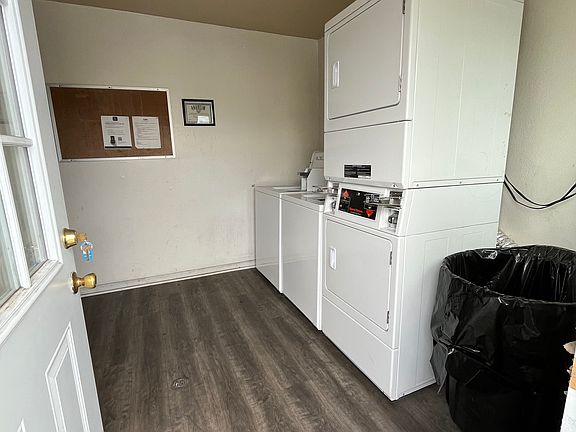 4th image of 1216 E La Palma Ave