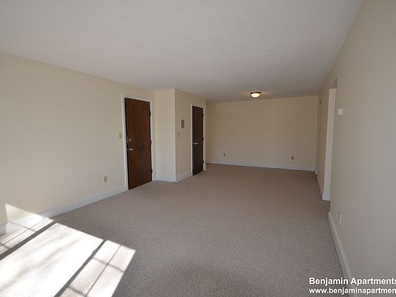 3rd image of 8 Brattle Dr APT 8