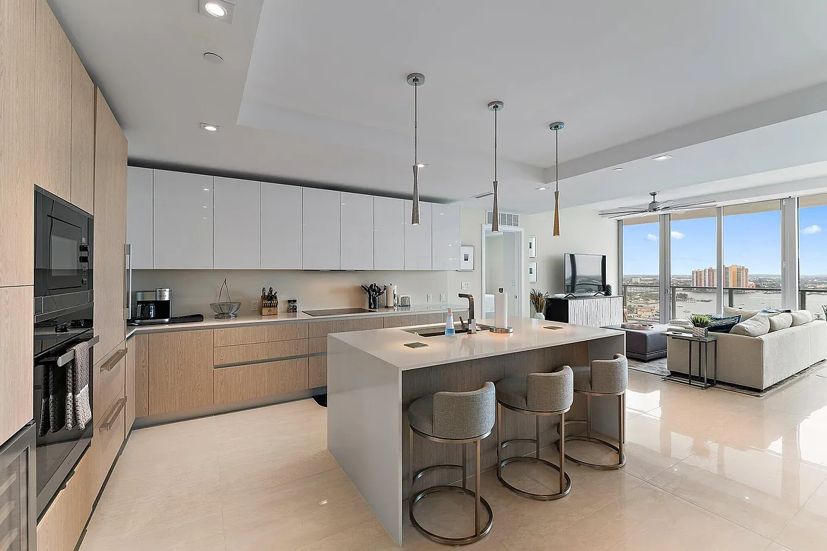 Building Photo - 3100 N Ocean Dr #1906