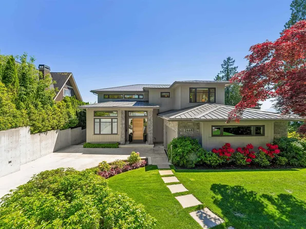 2668 Haywood Ave, West Vancouver, BC V7V 1Y6