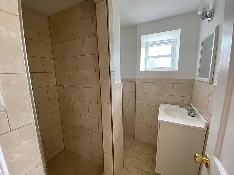 35 Montgomery Ave #1 — Photo 6