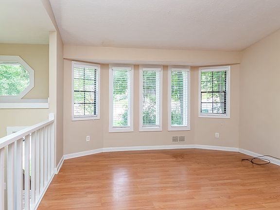 5th image of 2785 Varlet Ct