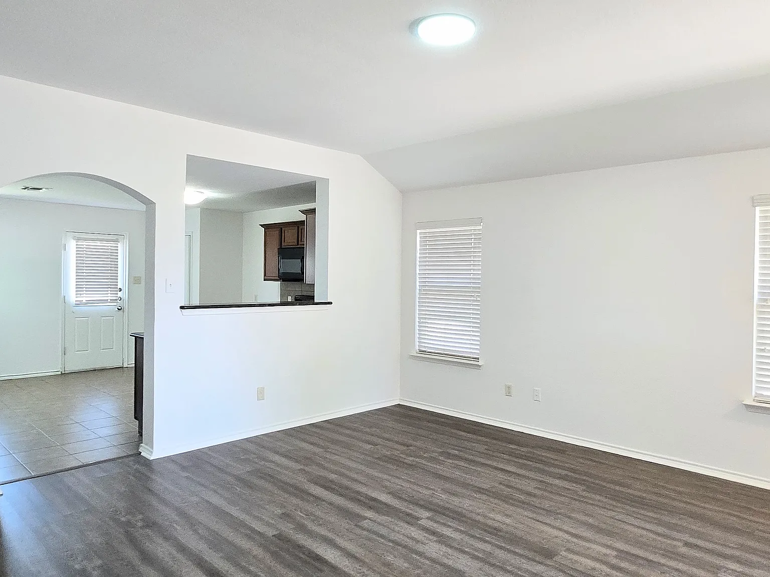 4 bed, 1645 sqft, $1,850 — Photo 2