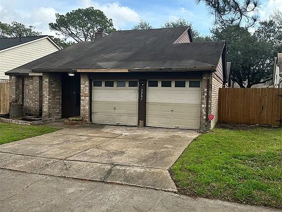 2nd image of 2207 Kingston Ct