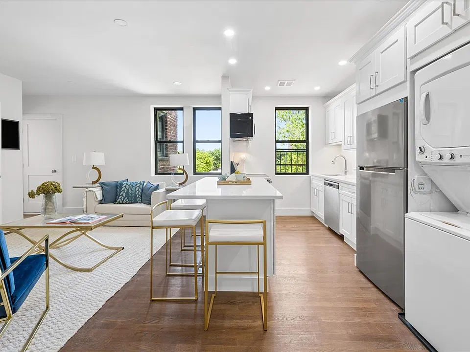 442 6th Ave #3