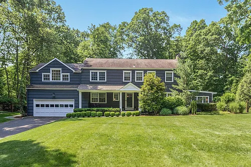 21 Roxbury Ln Photo 1