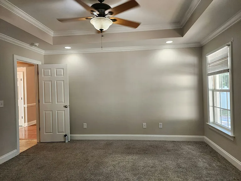 381 Rosemount Dr — Photo 14