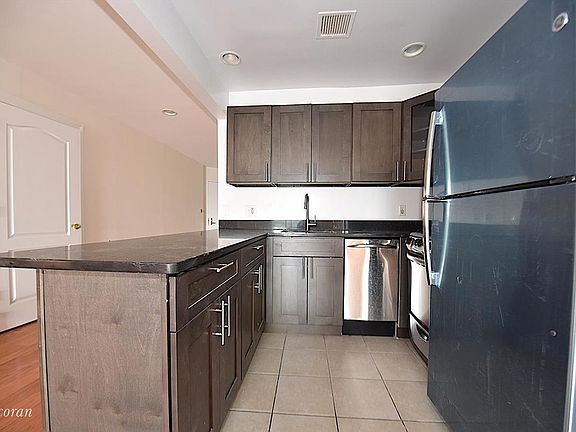 3rd image of 1919 24th Ave APT L505