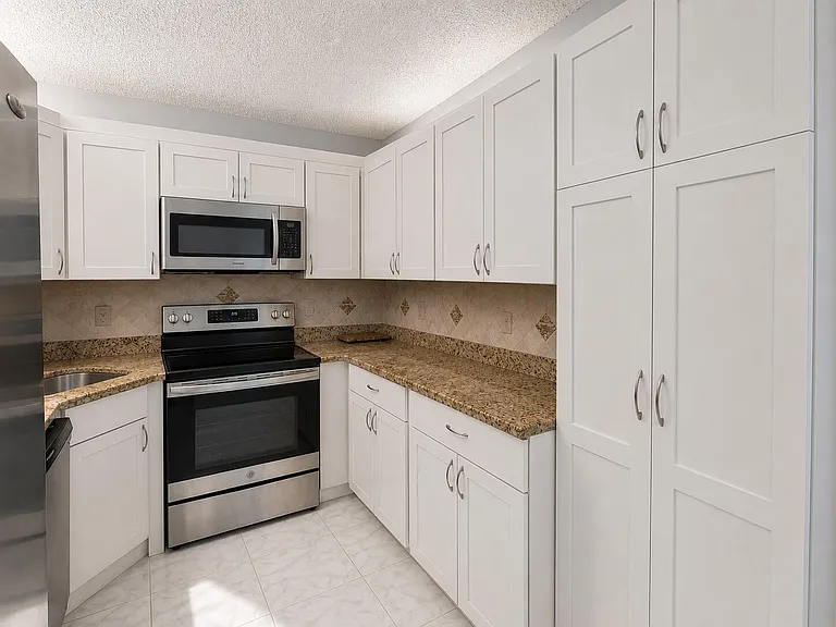 1995 SW Silver Pine Way #119-D1 — Photo 7