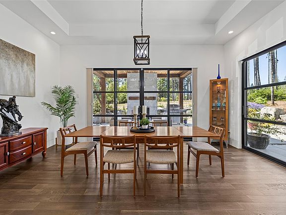 4th image of 1175 Evergreen Way