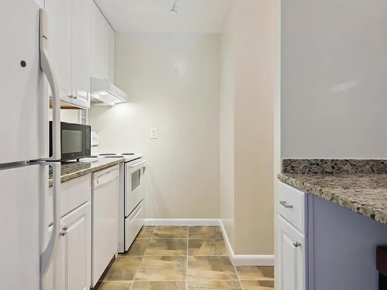 1718 P St NW #T19 — Photo 12