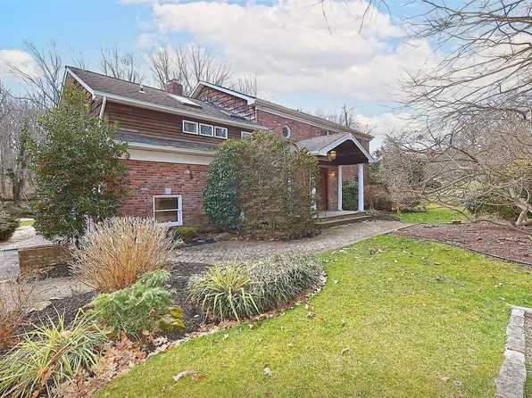 22 Ebbtide Lane, Dix Hills, NY 11746